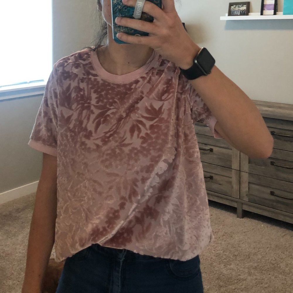 Blush Velvet Pattern Crewneck Shirt